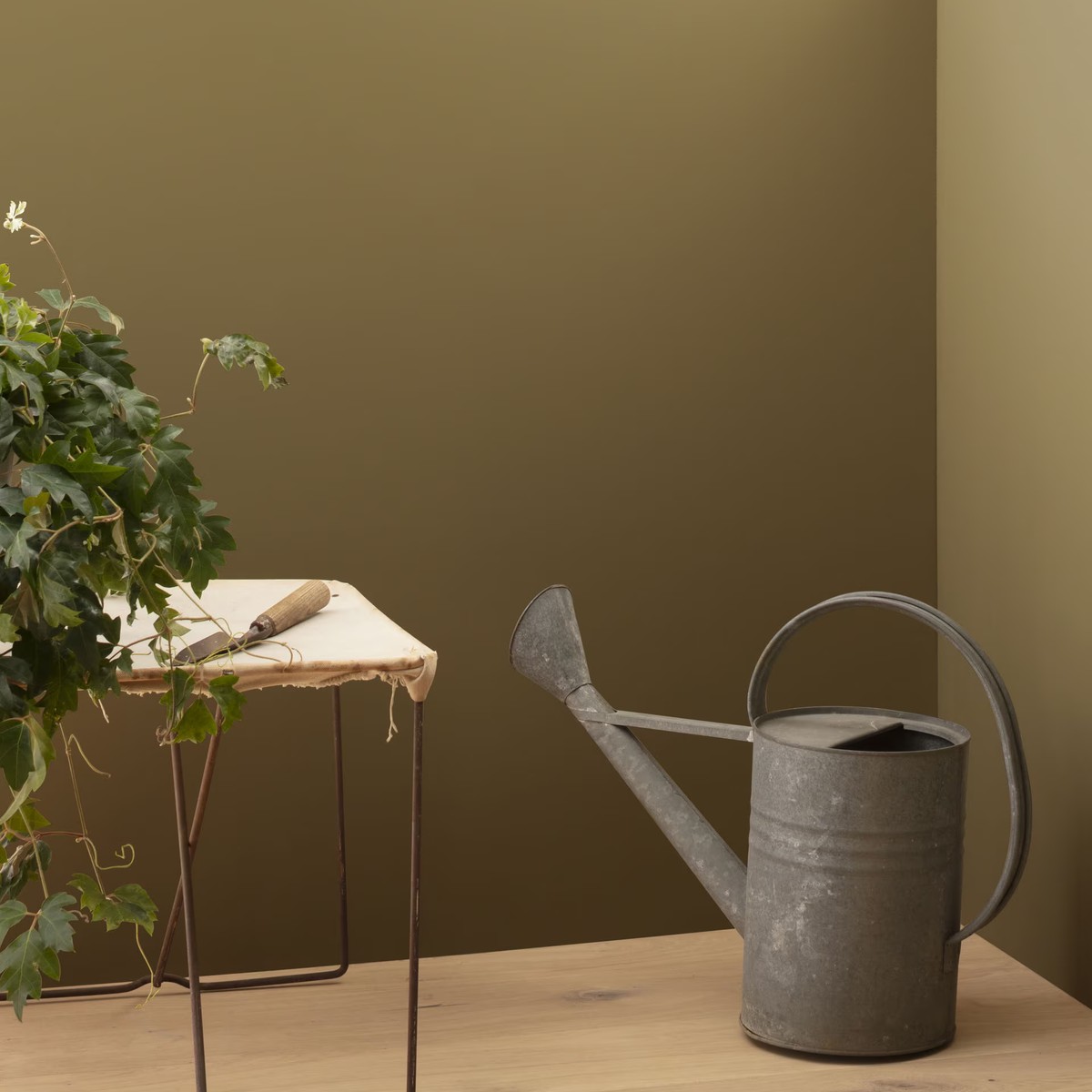 Benjamin Moore Ultra Spec 500 Flat 3.78L Aged Bronze