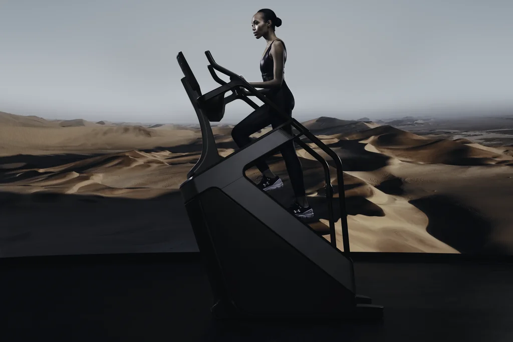 Matrix Fitness — MX MDPROD ONYX climbmill female stair climb lower-handles profile EDIT