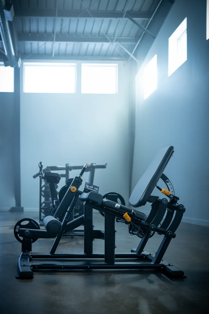Matrix Fitness — MX LIFESTYLE PLATE-LOADED LEG-EXTENSION profile
