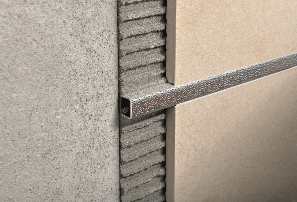 PROGRESS PROFILES — PROLISTEL-ACC-Glossy-steel-edge-profile-PROGRESS-PROFILES